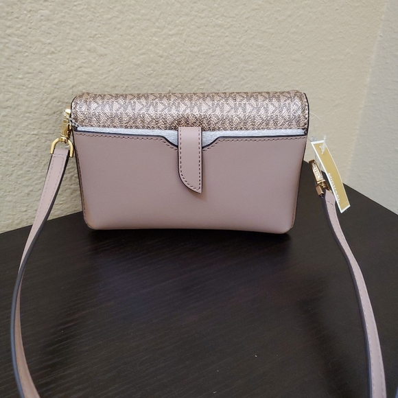 Michael kors Signature Jet Set Charm Small Crossbody - Picture 4 of 10